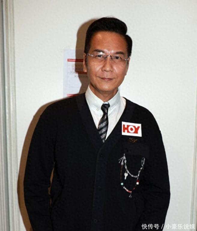 他在聚光灯下站了二十年，开口就敢喊话周星驰：奖金少点没关系，你敢来吗？