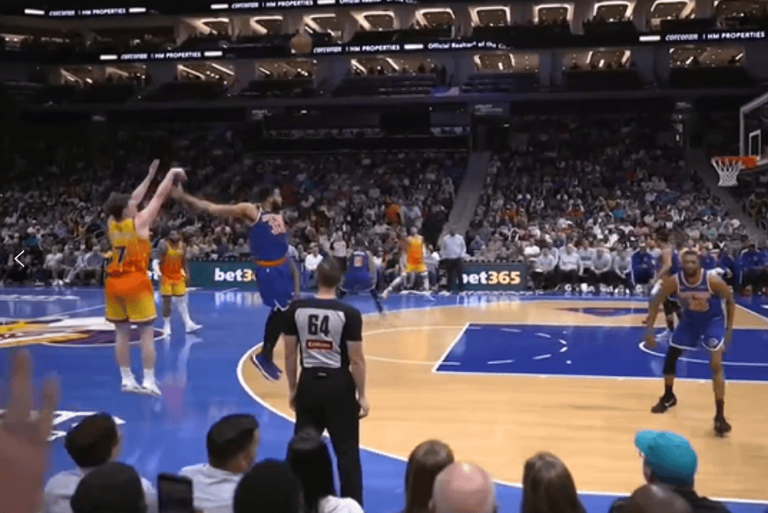 太准!克尼普尔迎着唐斯超远三分还有，目前三分7投5中