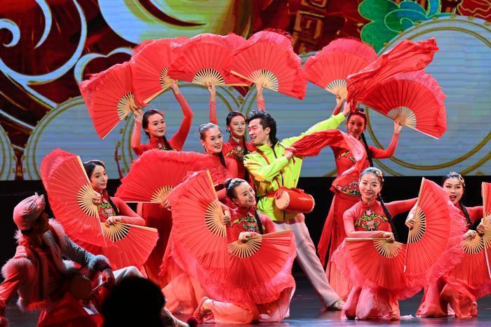 中国煤矿文工团大型舞蹈在福建漳州展演