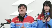 张雪500万拍卖赛车捐款李亚鹏,两人过往唏嘘引热议
