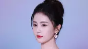 33岁白鹿被林玉芬一眼看中！看了她的腰线秒懂，难怪任嘉伦都抢着合作