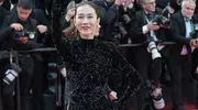 47岁温峥嵘红毯惊魂：3个瞬间撕碎完美人设，真实美成热搜第一！