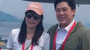 身家过亿却带娃挤竹筏？霍启刚郭晶晶的“穷养”教育太戳心了